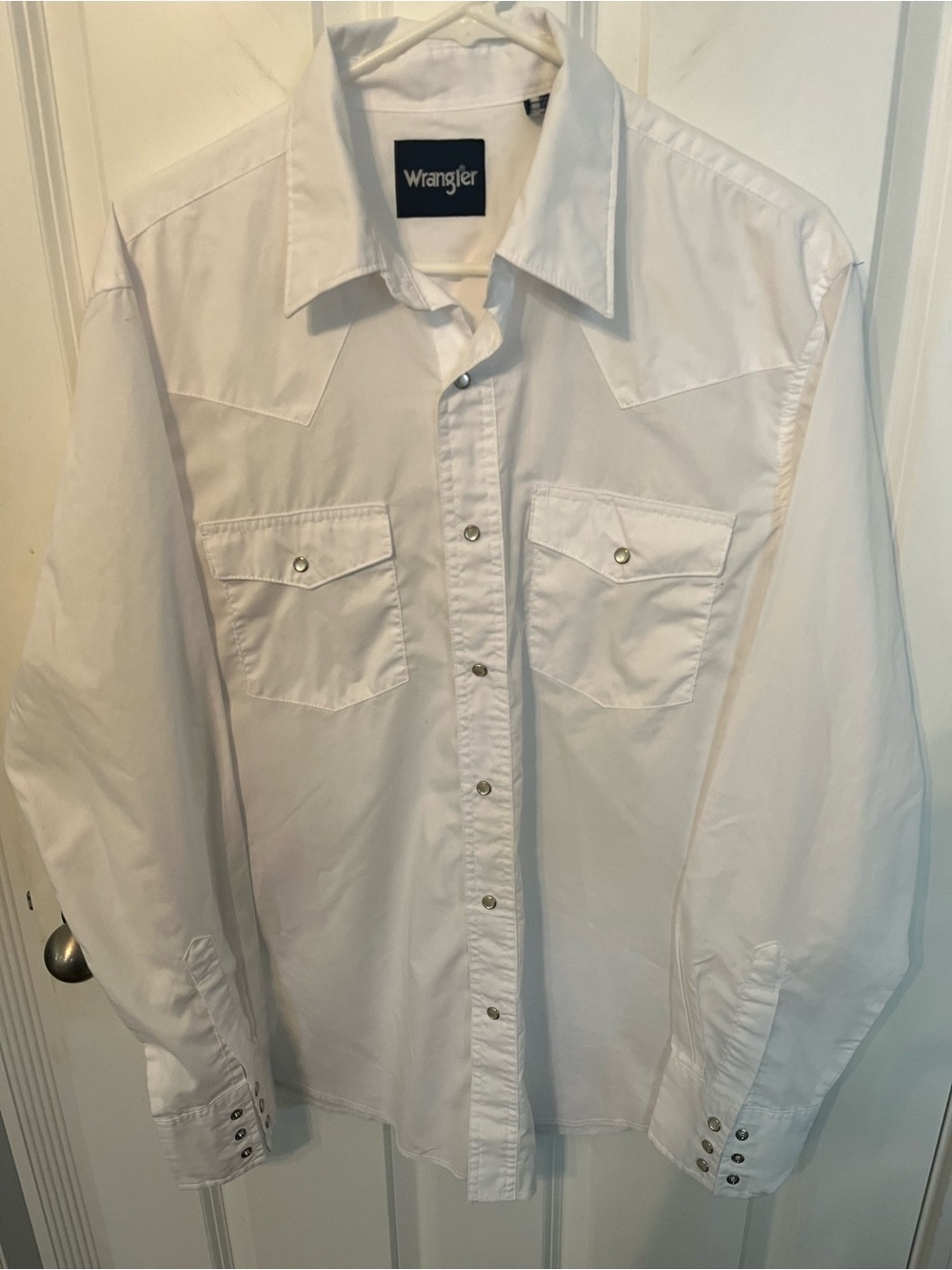 Wrangler White Western Snap Shirt with Chest Pockets